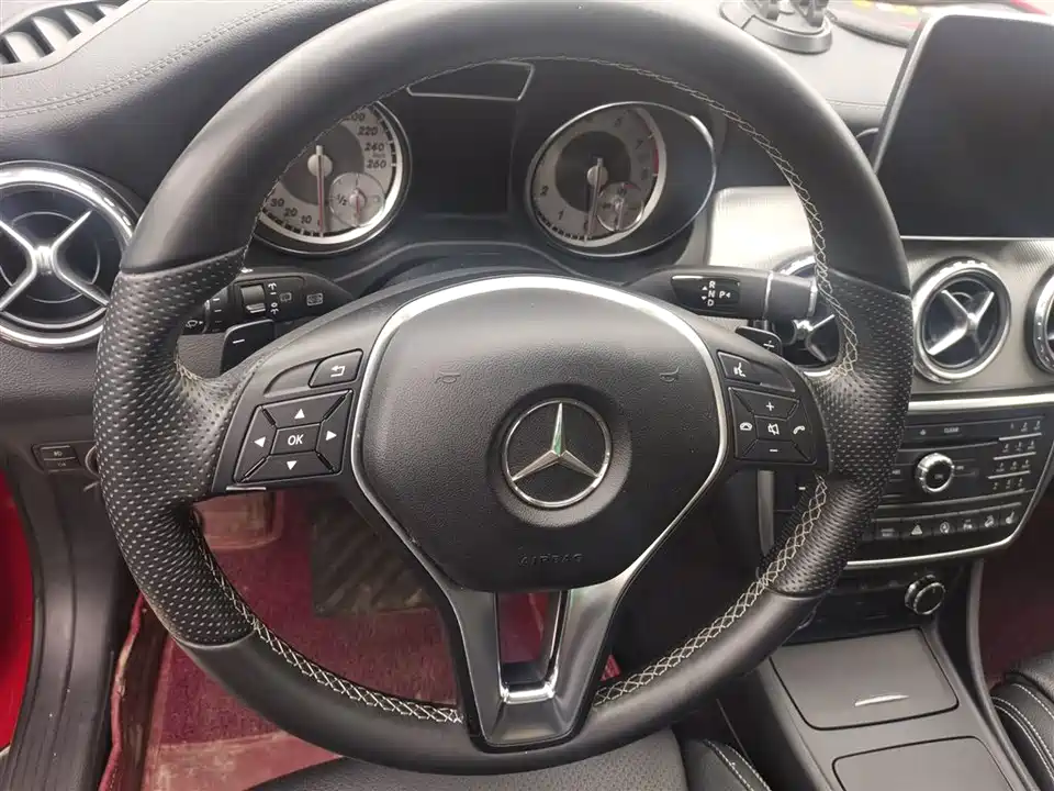 Mercedes-Benz GLA