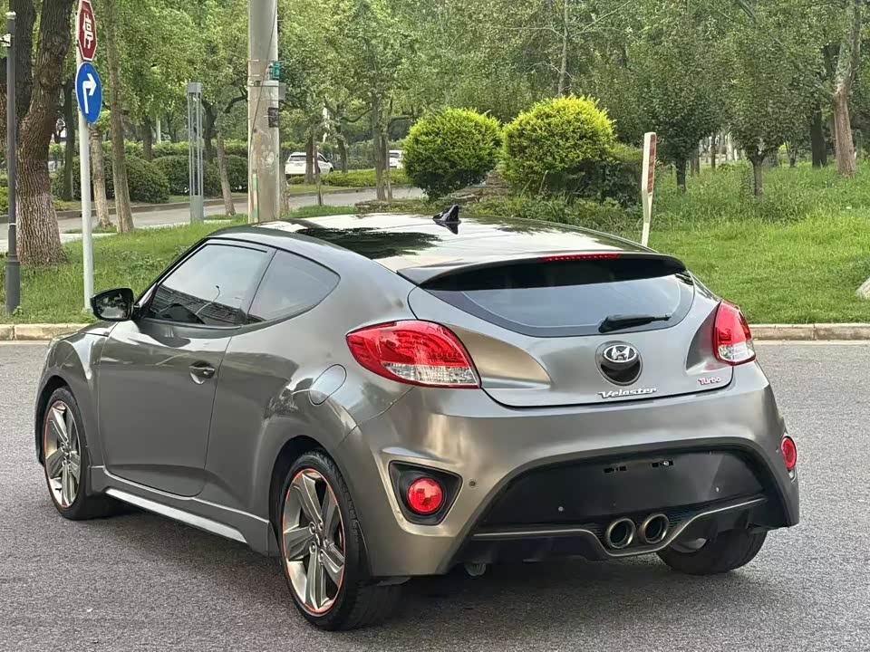 Hyundai Veloster