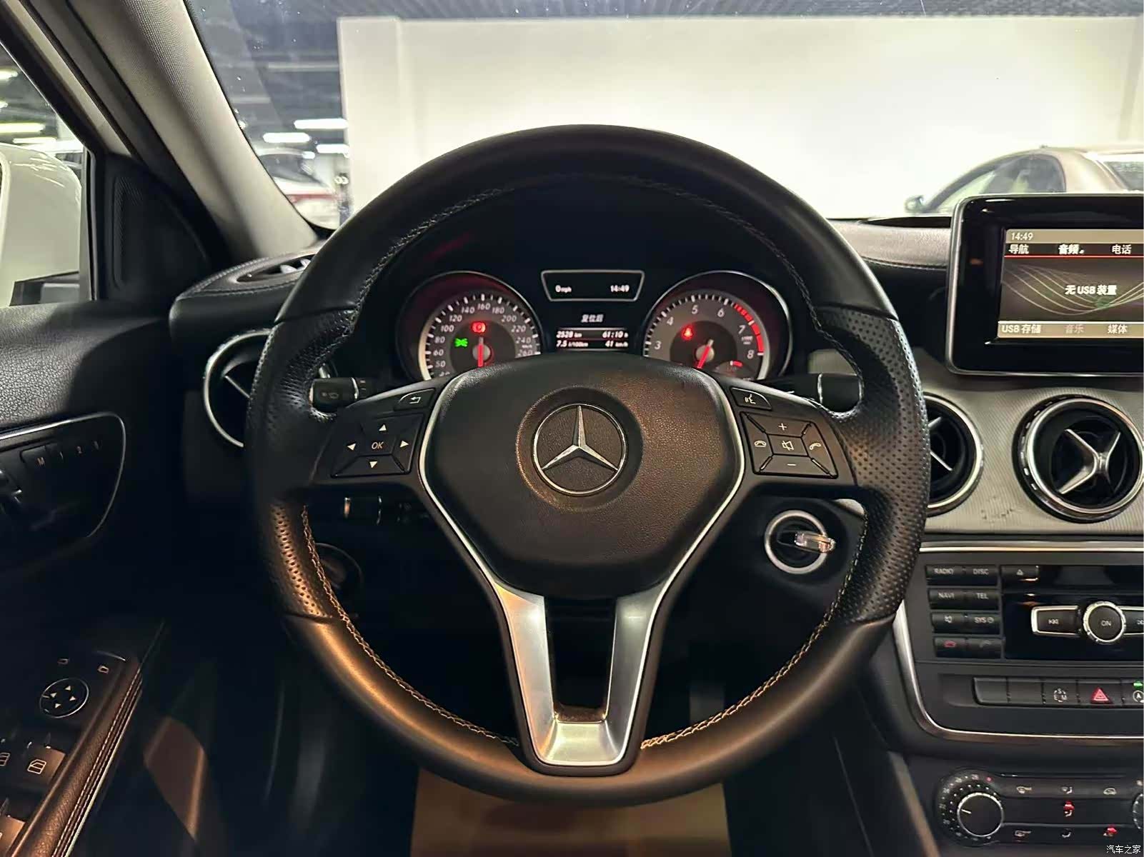Mercedes-Benz GLA, 2015 10