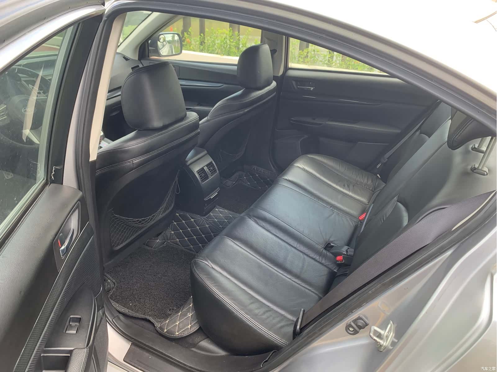 Subaru Legacy, 2010 28