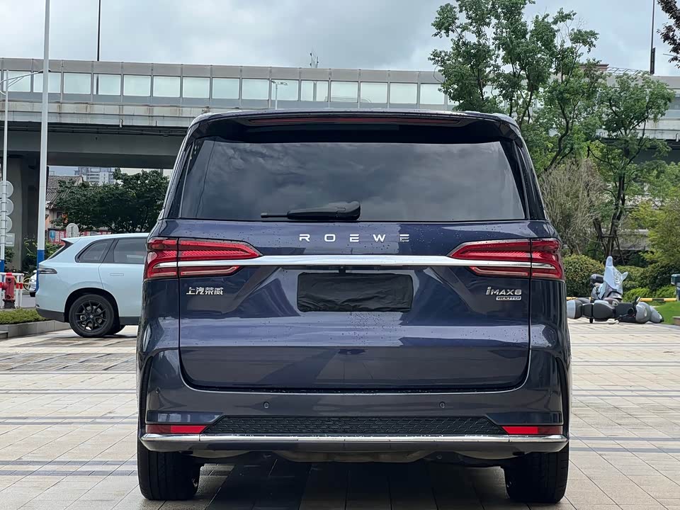 Roewe iMAX8