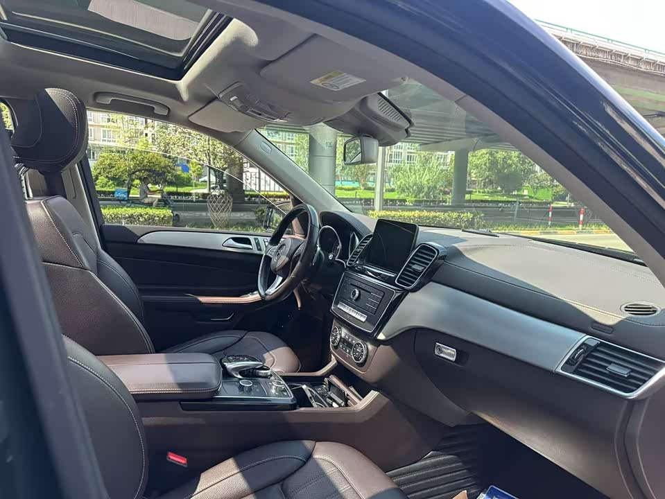Mercedes-Benz GLS Mercedes-Benz GLS
