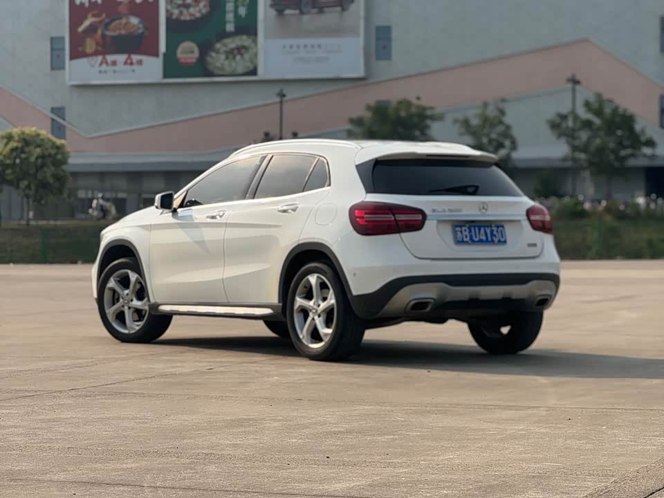 Mercedes-Benz GLA