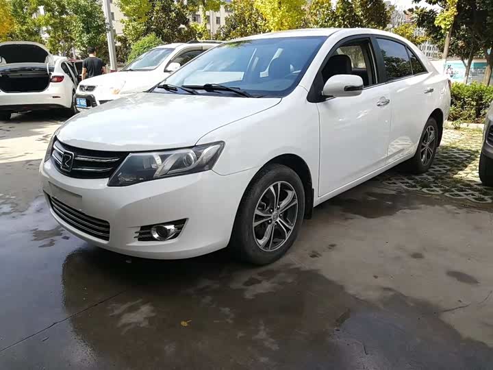 众泰z300 2013款 1.5l 手动豪华型