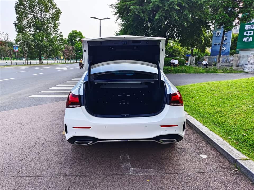 Mercedes-Benz Class A Mercedes-Benz Class A