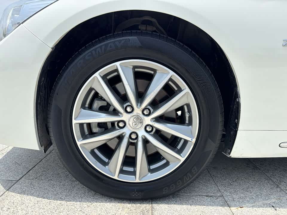Infiniti Q50L Infiniti Q50L