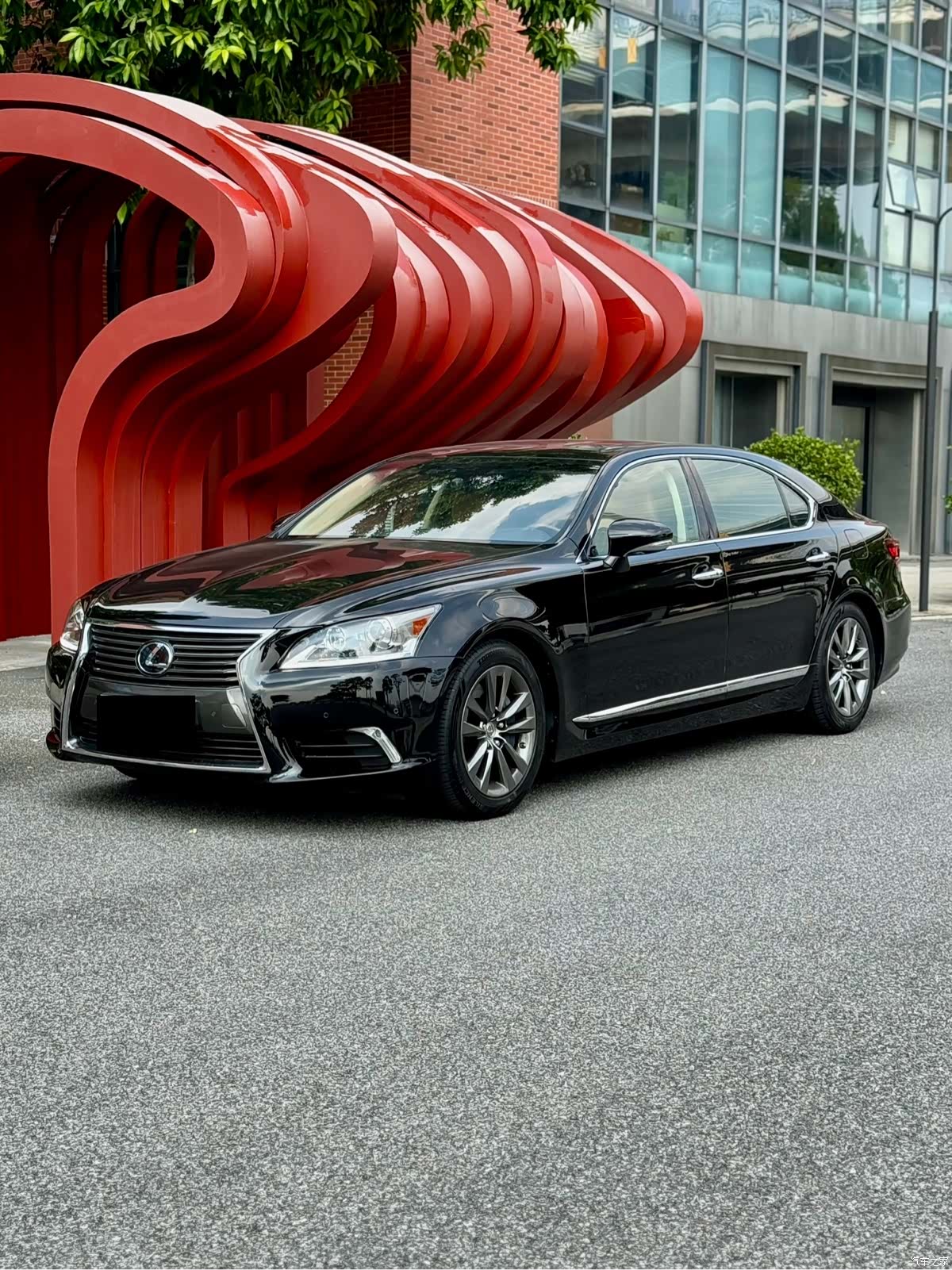 Lexus LS, 2015 1