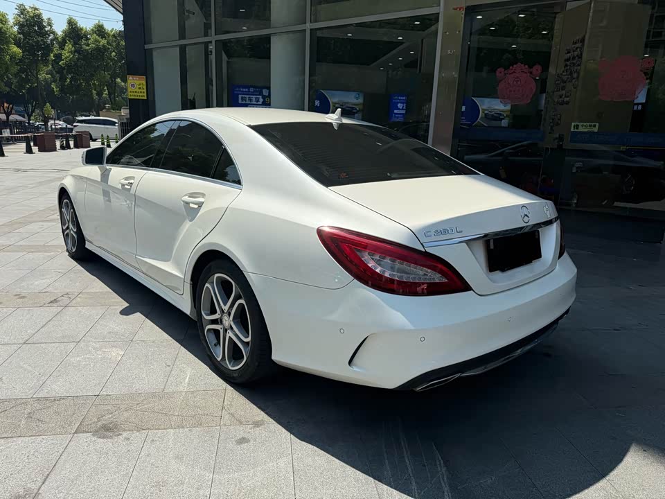 Mercedes-Benz CLS Mercedes-Benz CLS