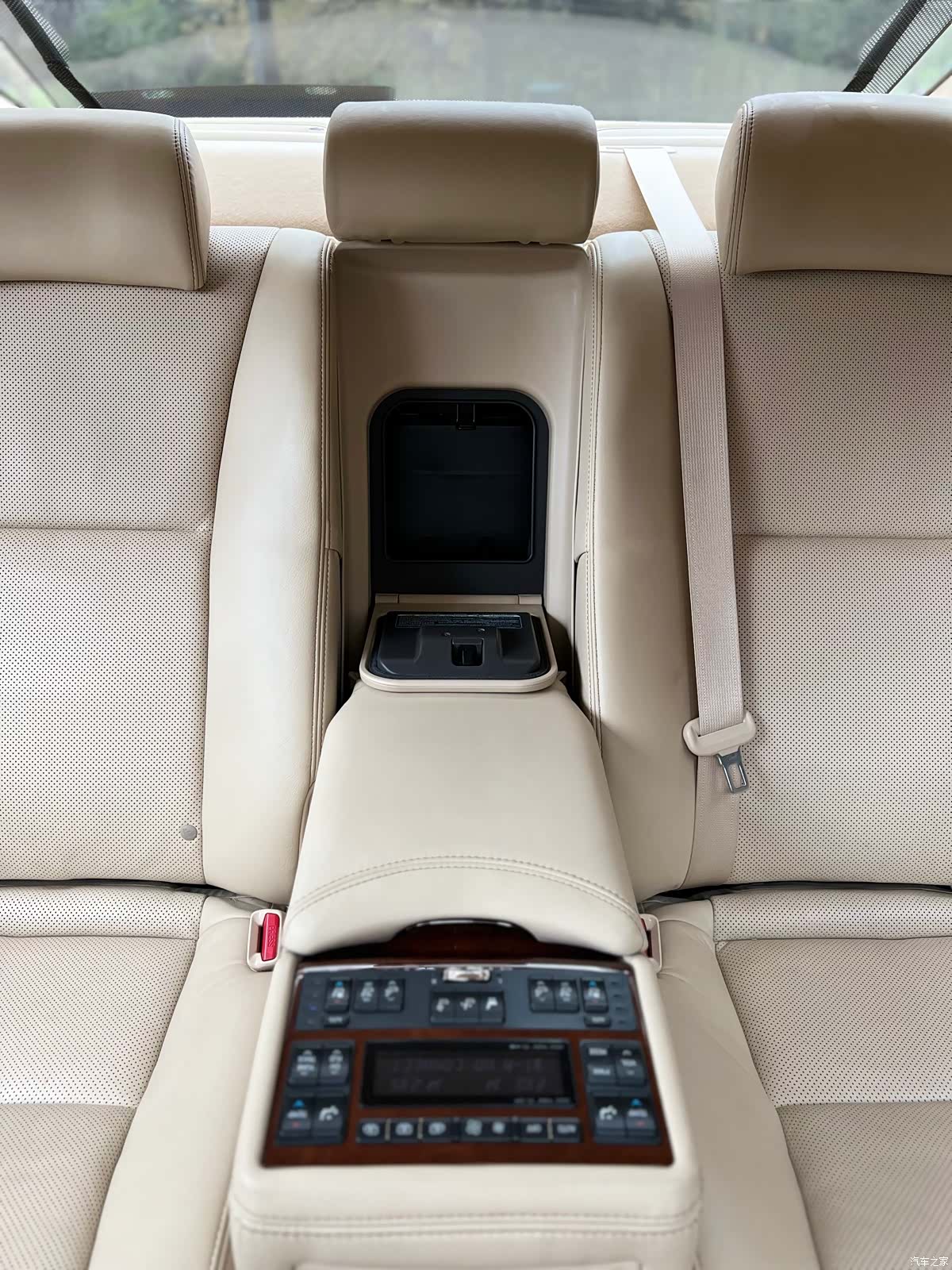 Lexus LS, 2015 35