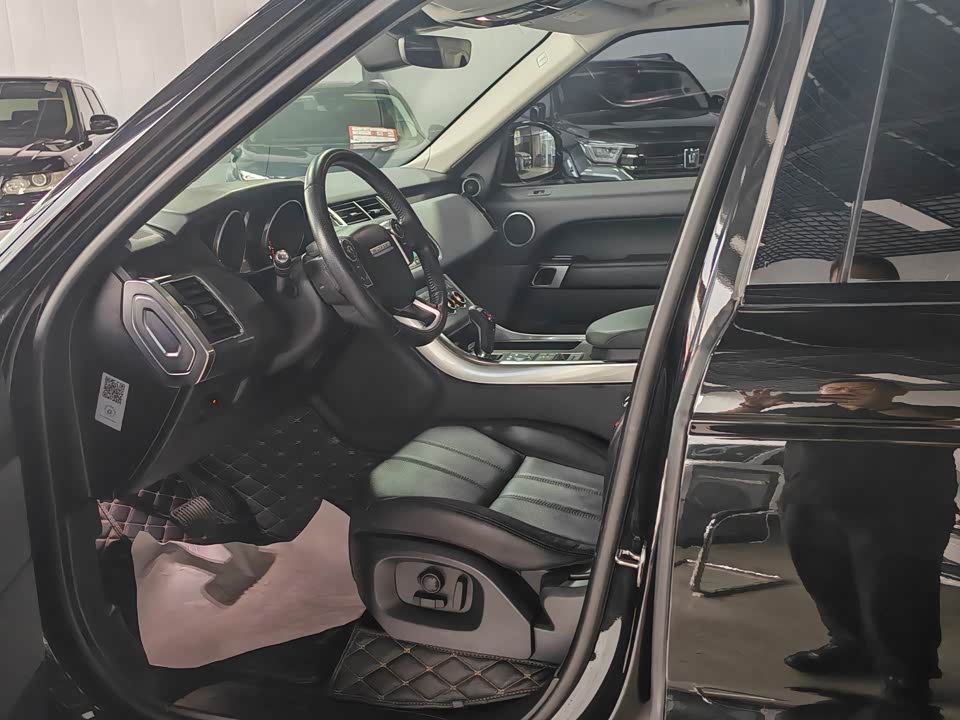 Land Rover Range Rover Sport Land Rover Range Rover Sport