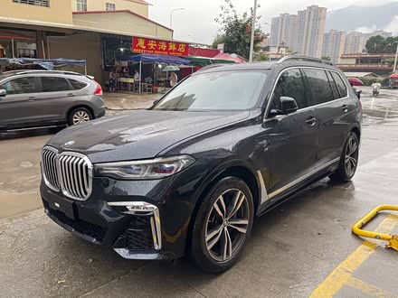 宝马x7 2022款 xdrive40i 尊享型m运动套装