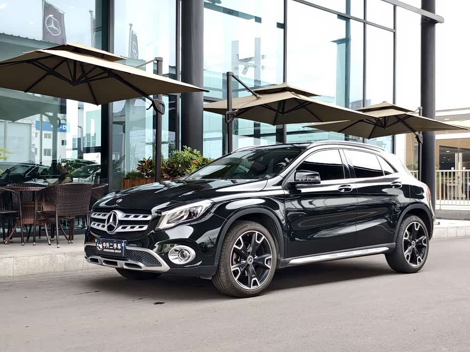 Mercedes-Benz GLA Mercedes-Benz GLA