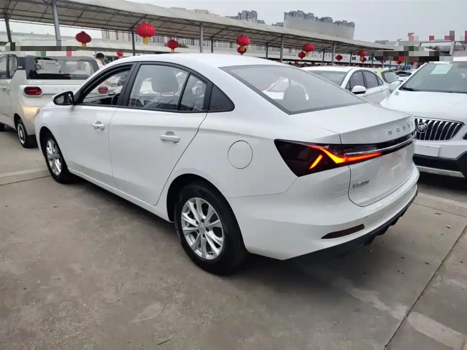 Roewe i5