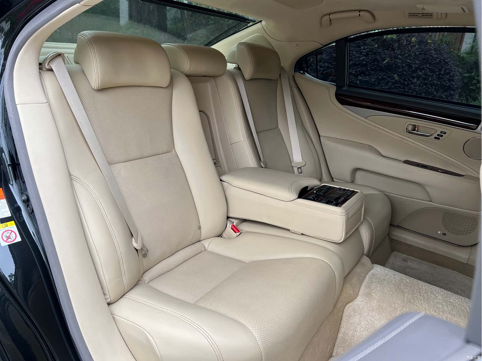 Lexus LS, 2015 24