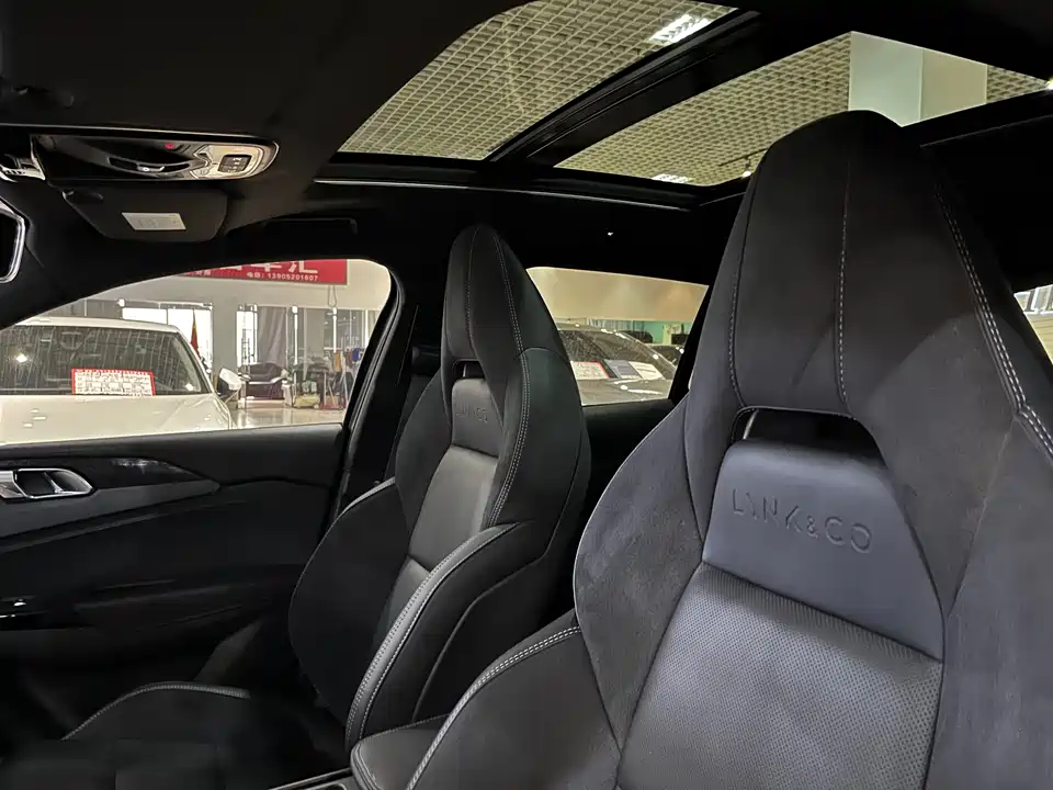 Lynk & Co 02 Hatchback