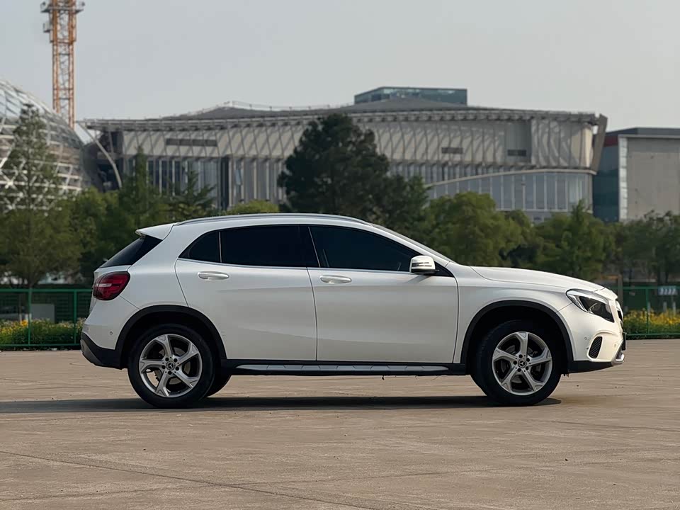 Mercedes-Benz GLA