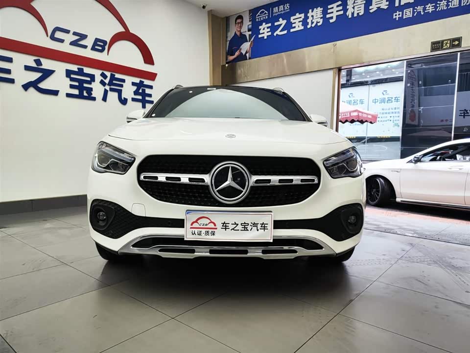 Mercedes-Benz GLA Mercedes-Benz GLA