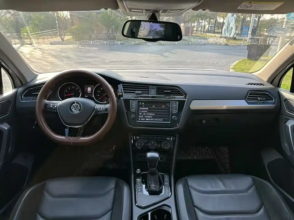 Volkswagen Tiguan L
