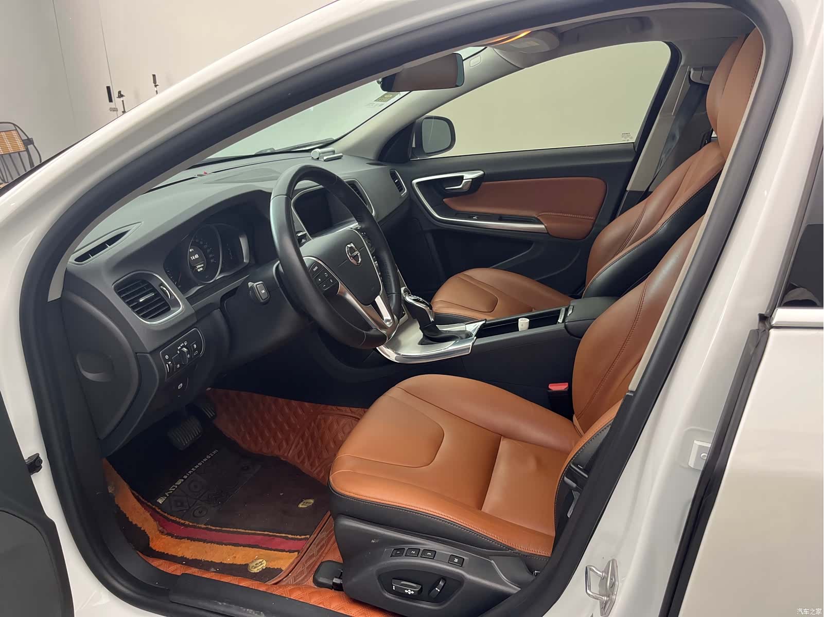 Volvo S60, 2019 все фото