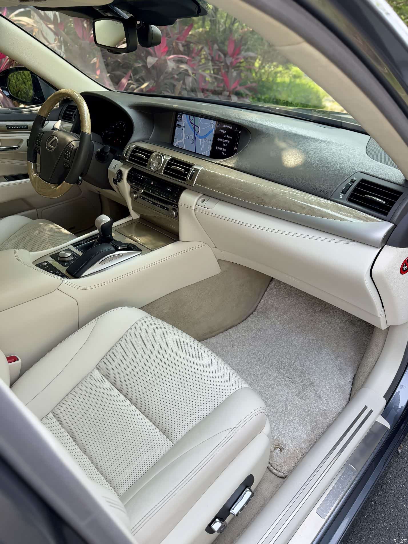 Lexus LS, 2016 40