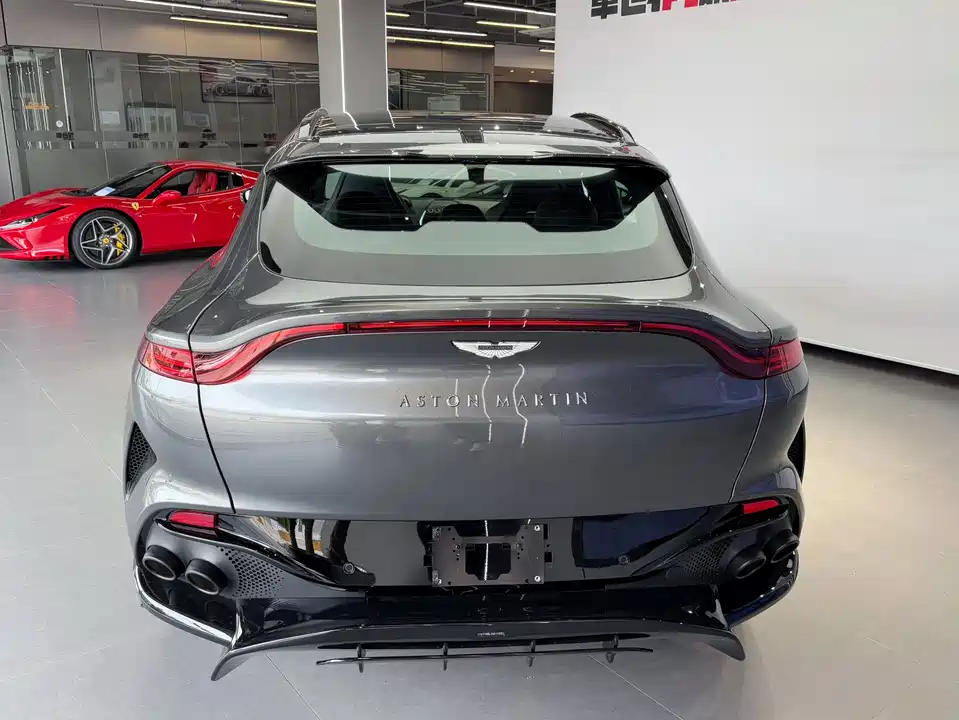 Aston Martin DBX Aston Martin DBX