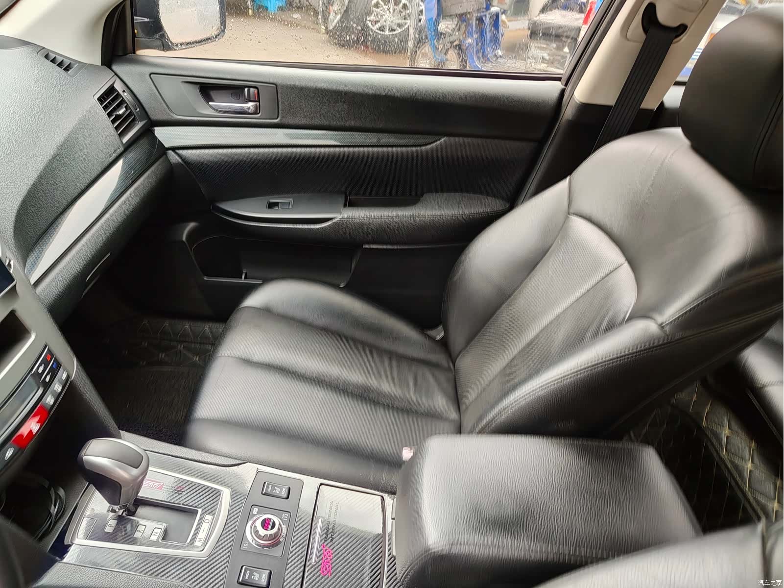 Subaru Legacy, 2010 12