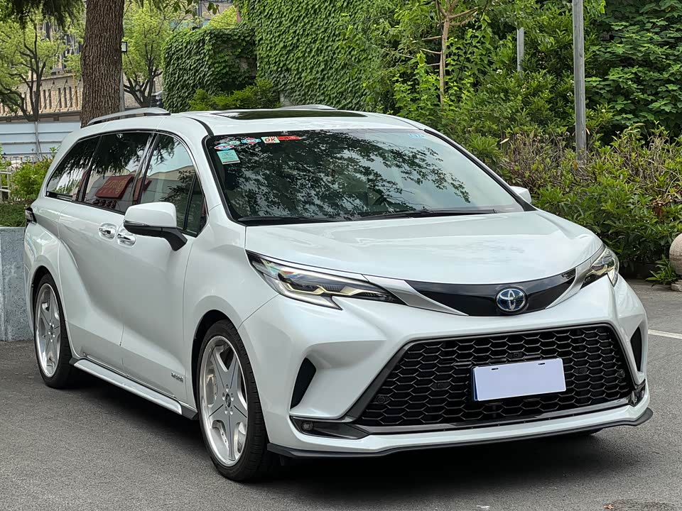 Toyota Grevia Toyota Grevia