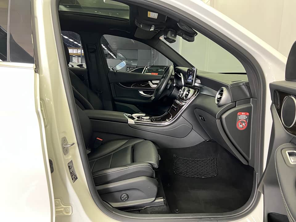 Mercedes-Benz GLC Mercedes-Benz GLC