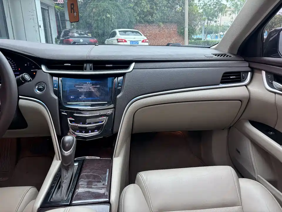 Cadillac XTS