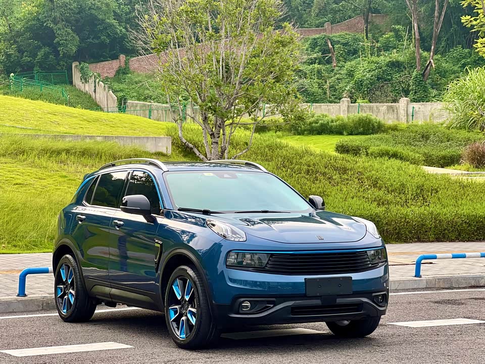 Lynk & Co 01