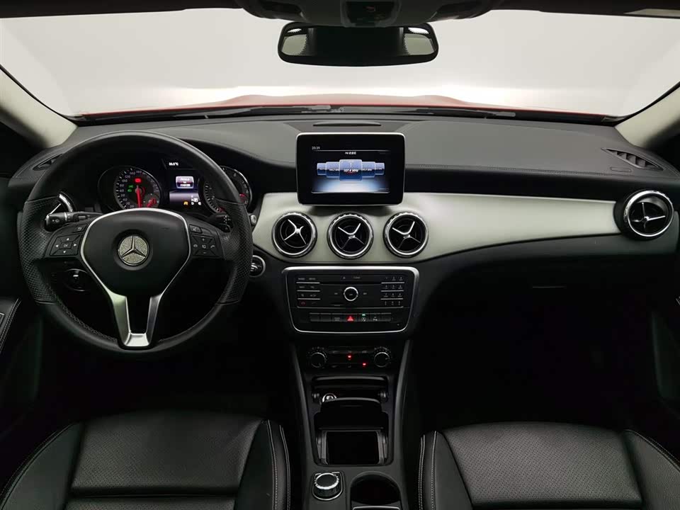 Mercedes-Benz GLA Mercedes-Benz GLA