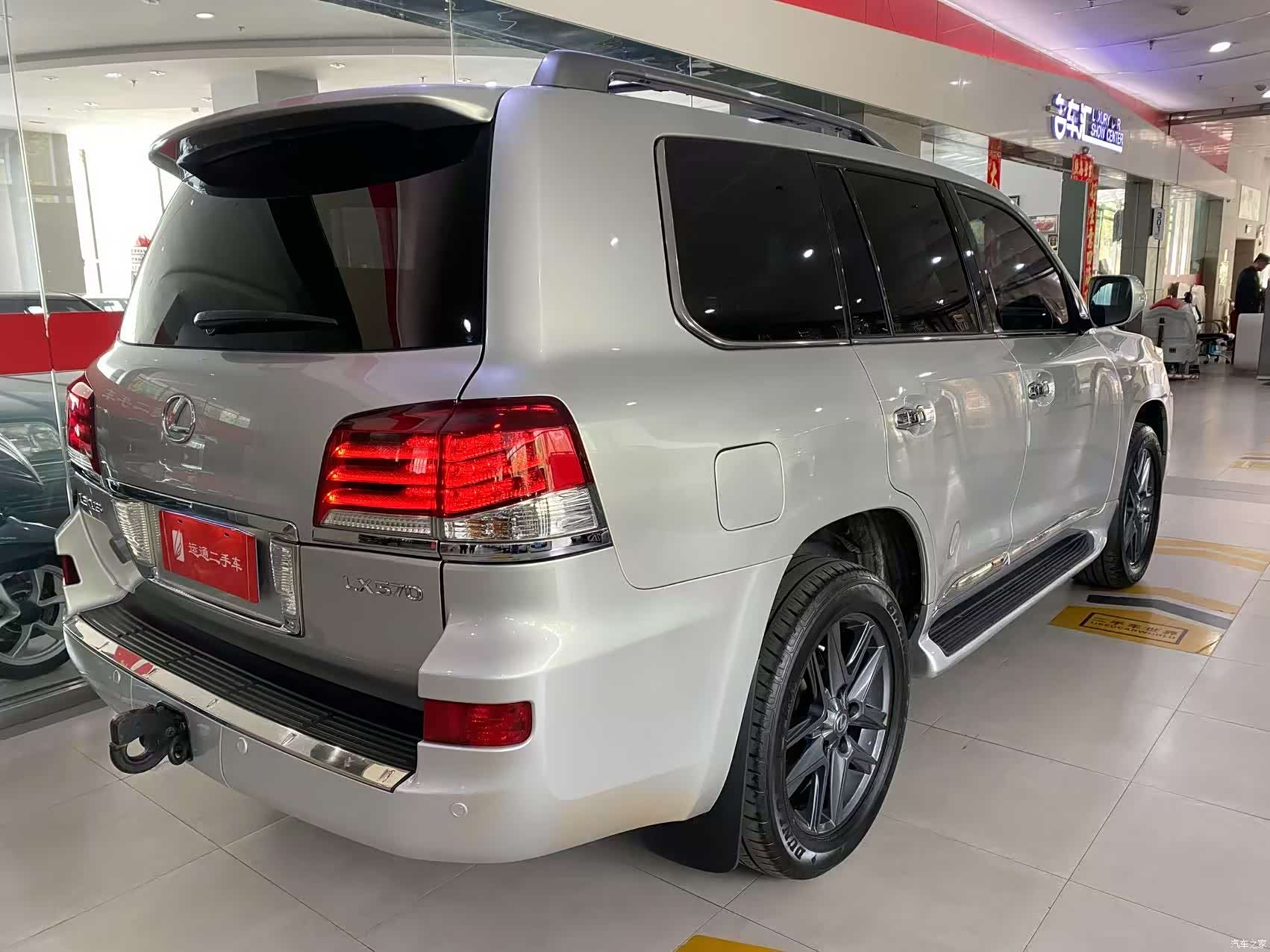 Lexus LX, 2010 4