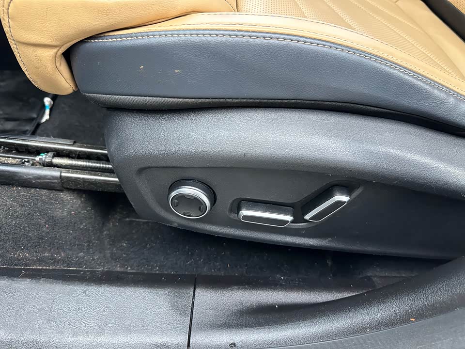 Geely Boyue L Geely Boyue L