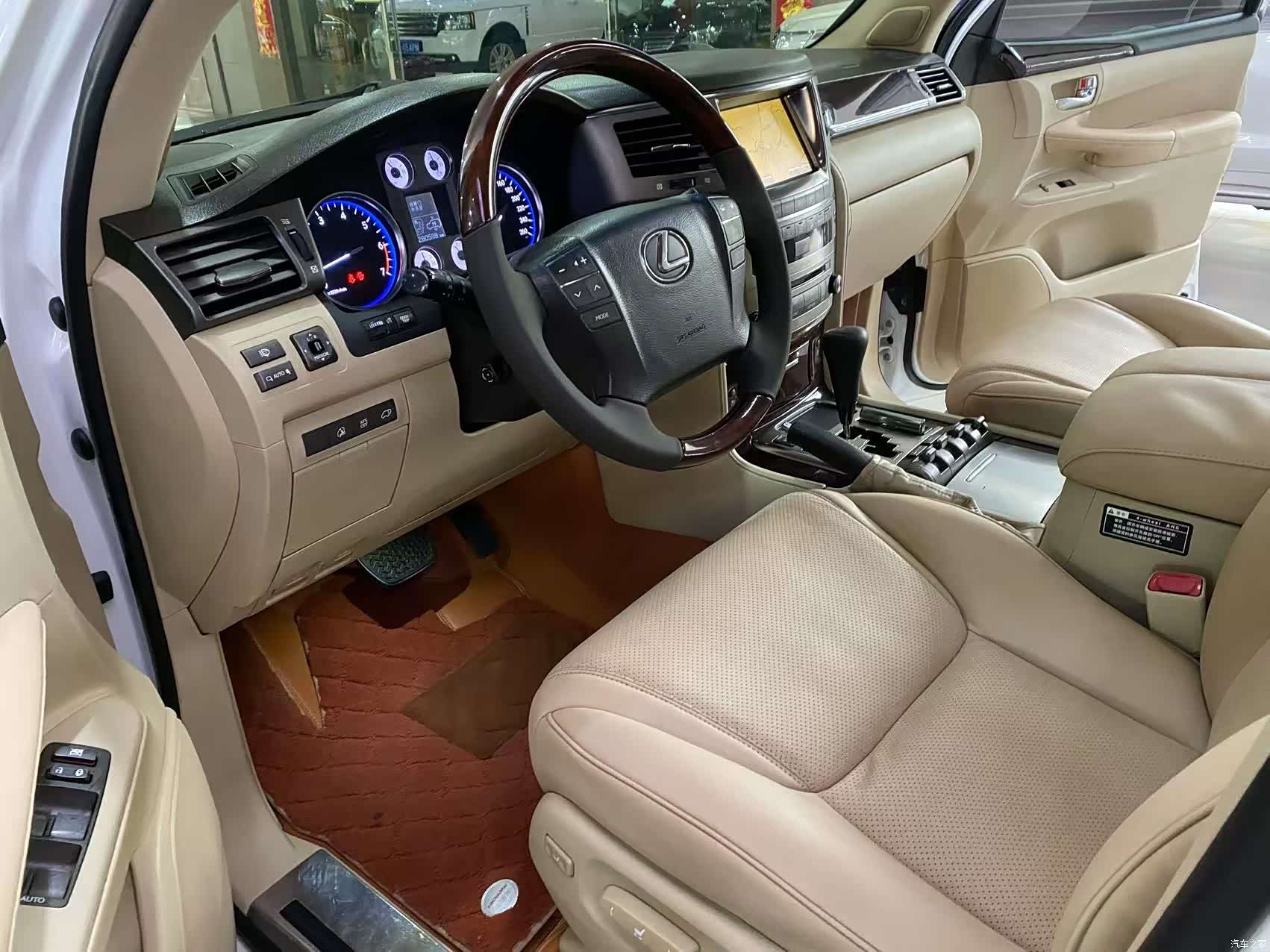 Lexus LX, 2010 17