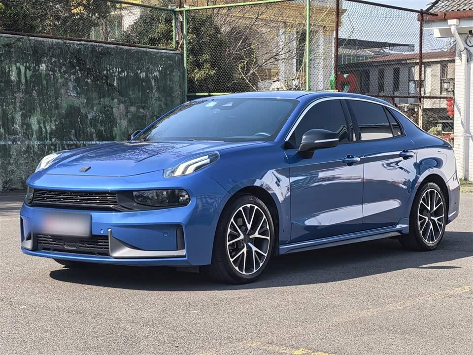 Lynk & Co 03 Lynk & Co 03