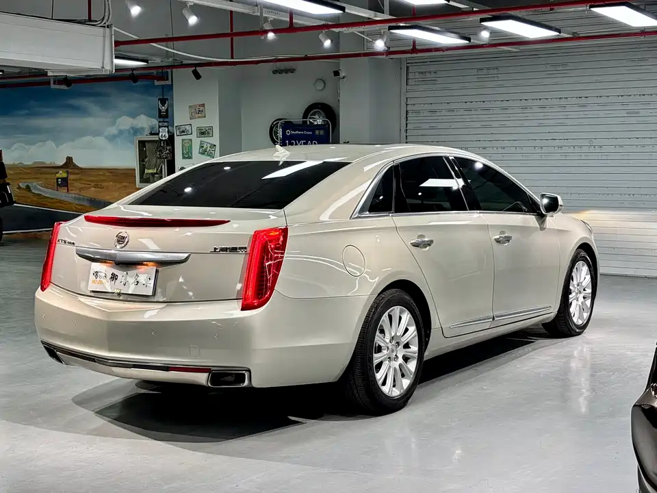 Cadillac XTS