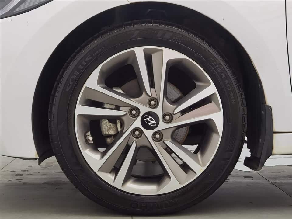 Hyundai Lead