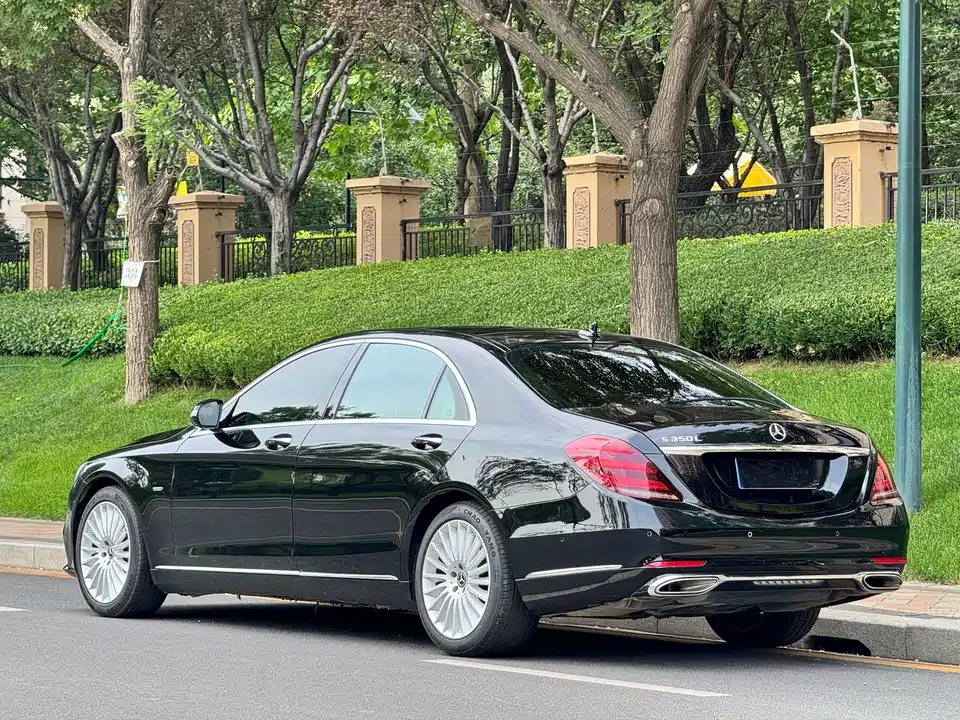 Mercedes-Benz S-class Mercedes-Benz S-class