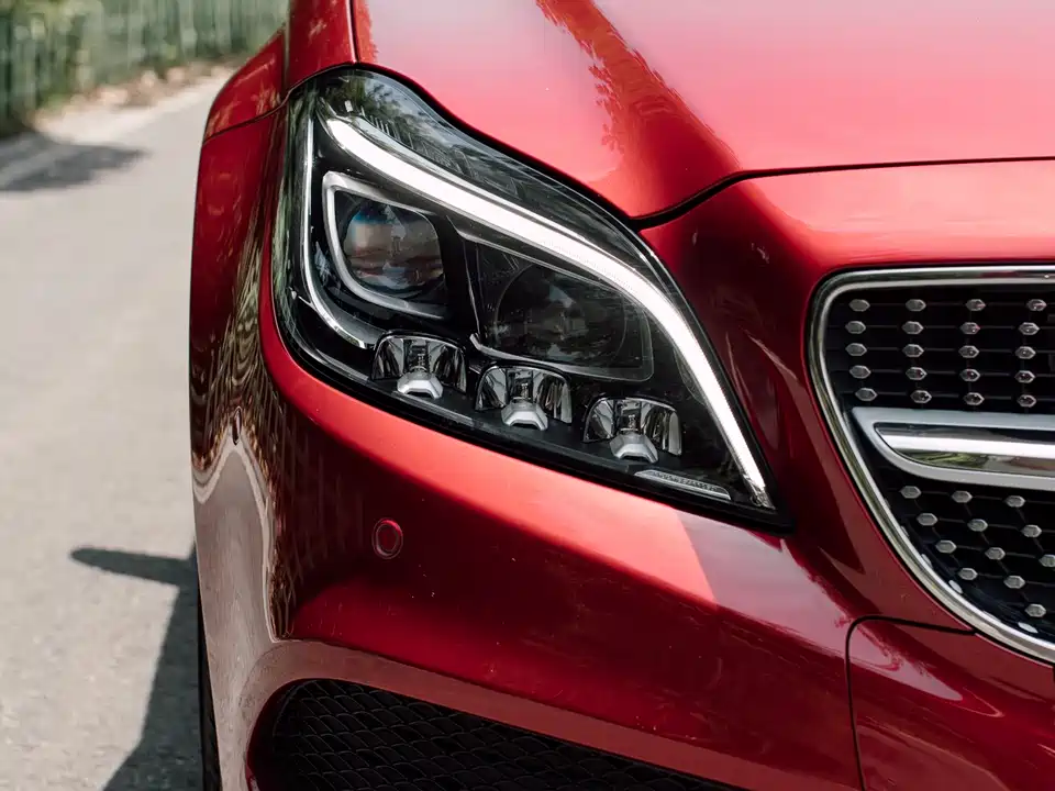 Mercedes-Benz CLS Mercedes-Benz CLS