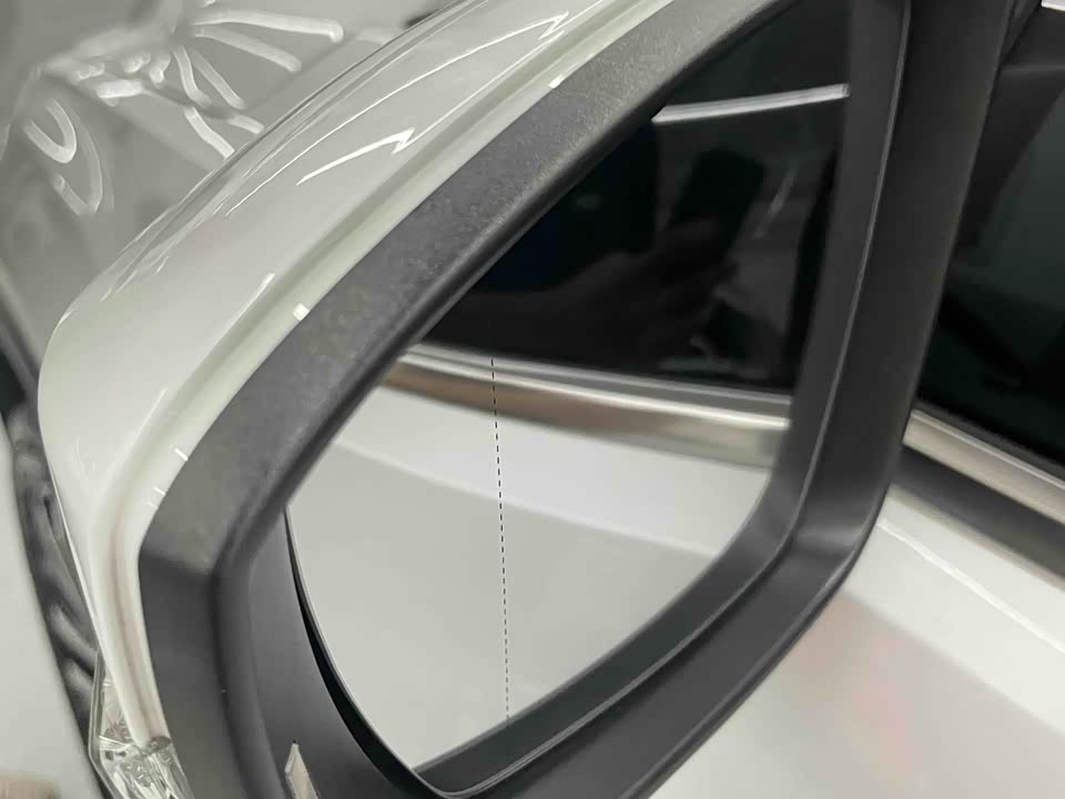 Volkswagen T-ROC exploring Songs