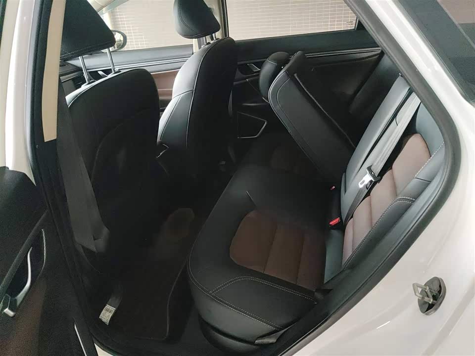 Geely Emgrand GS