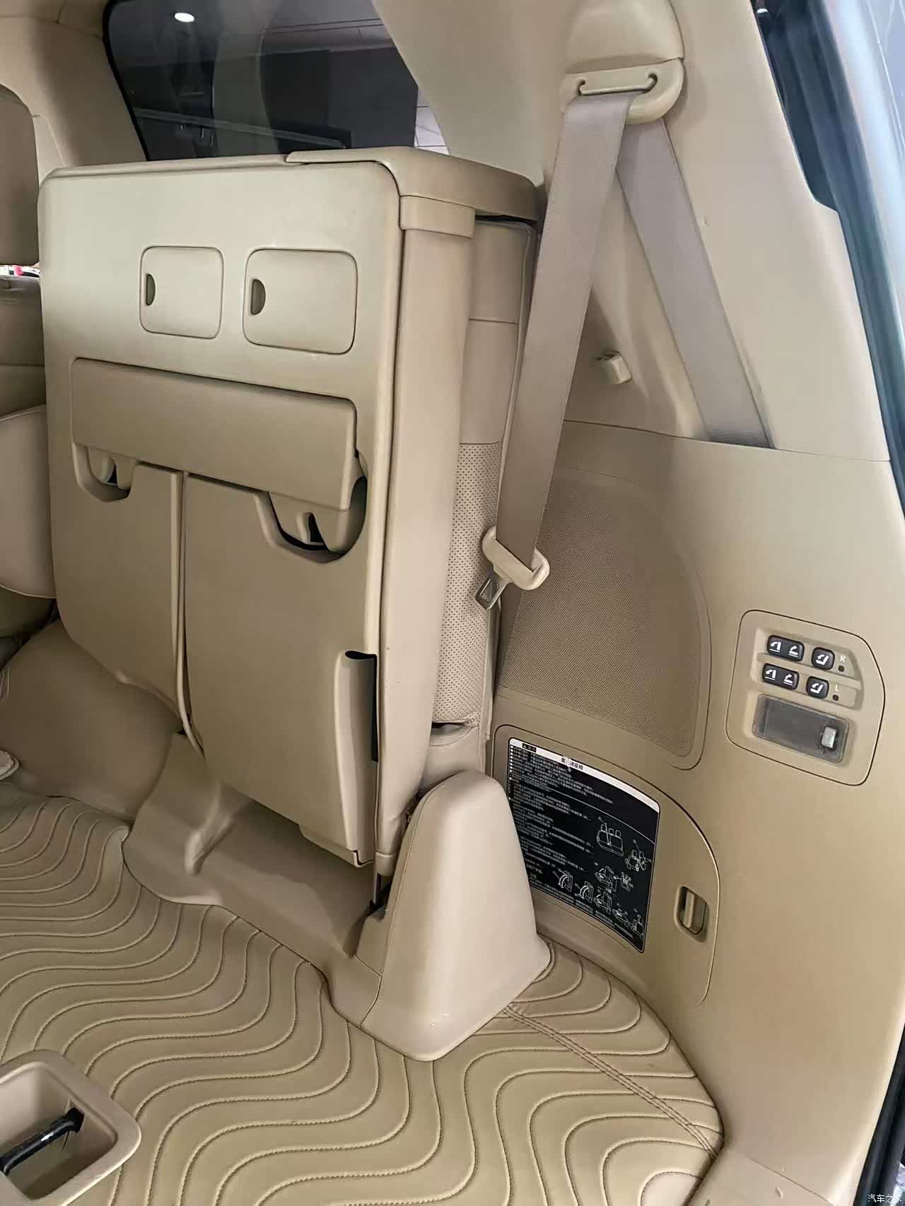 Lexus LX, 2010 16
