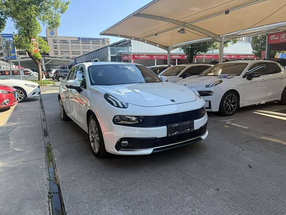 Lynk & Co 03 Lynk & Co 03