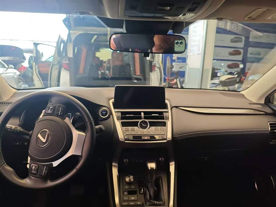 Lexus NX