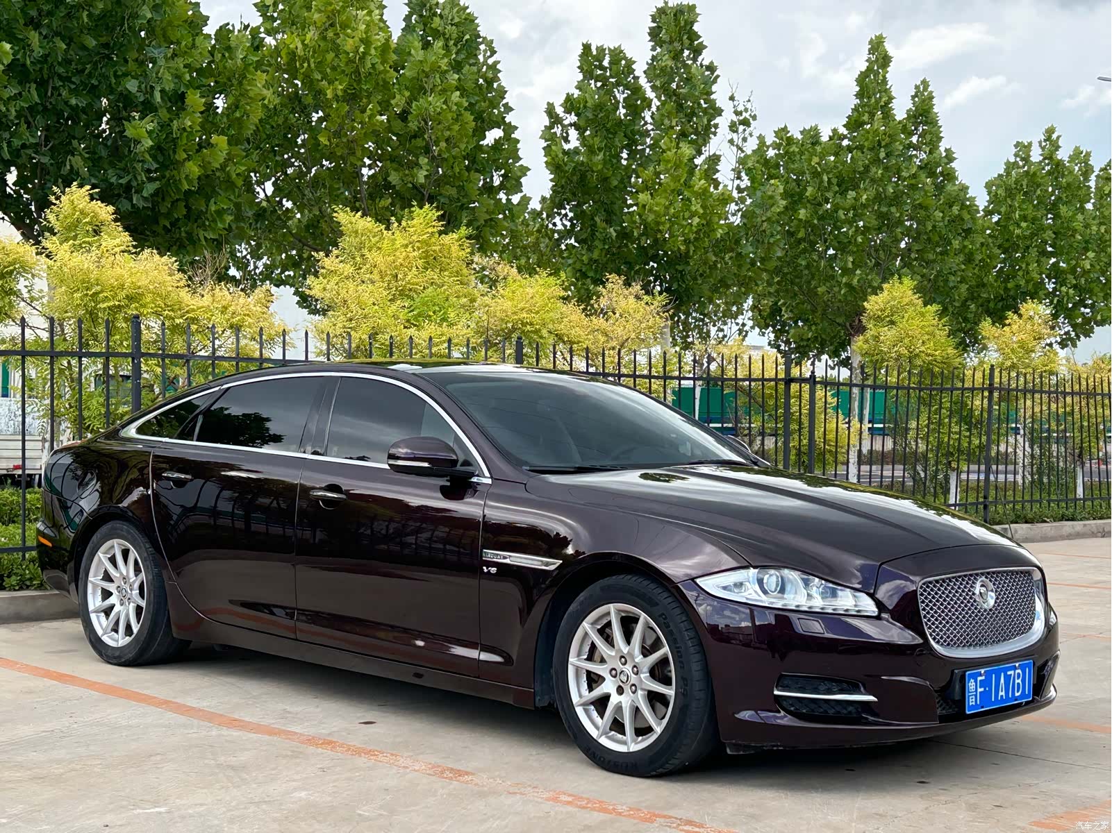 Jaguar XJ, 2013 3