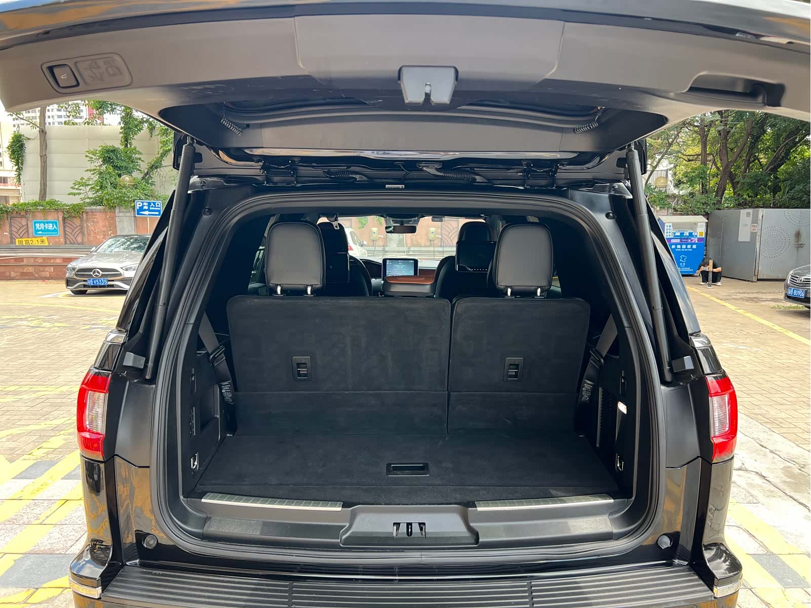 Lincoln Navigator, 2019 18
