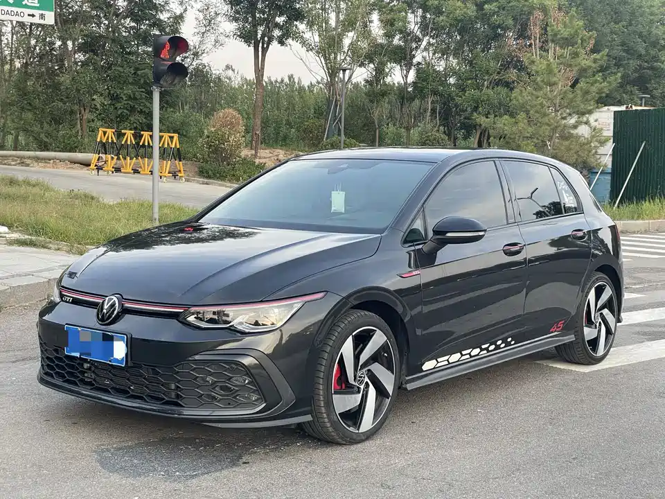 Volkswagen Golf GTI