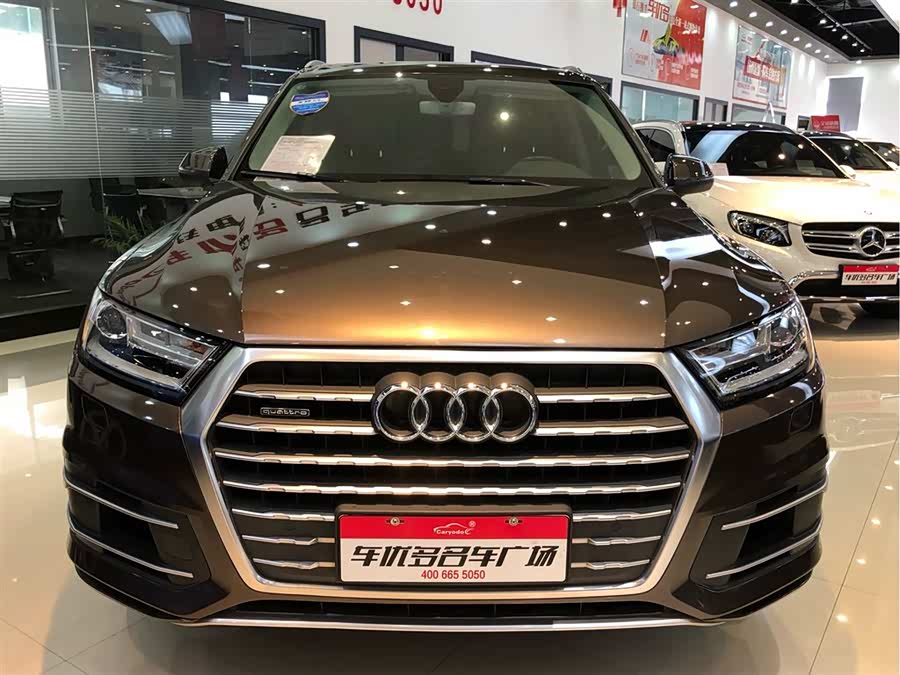 奥迪q7 2016款 40 tfsi 舒适型