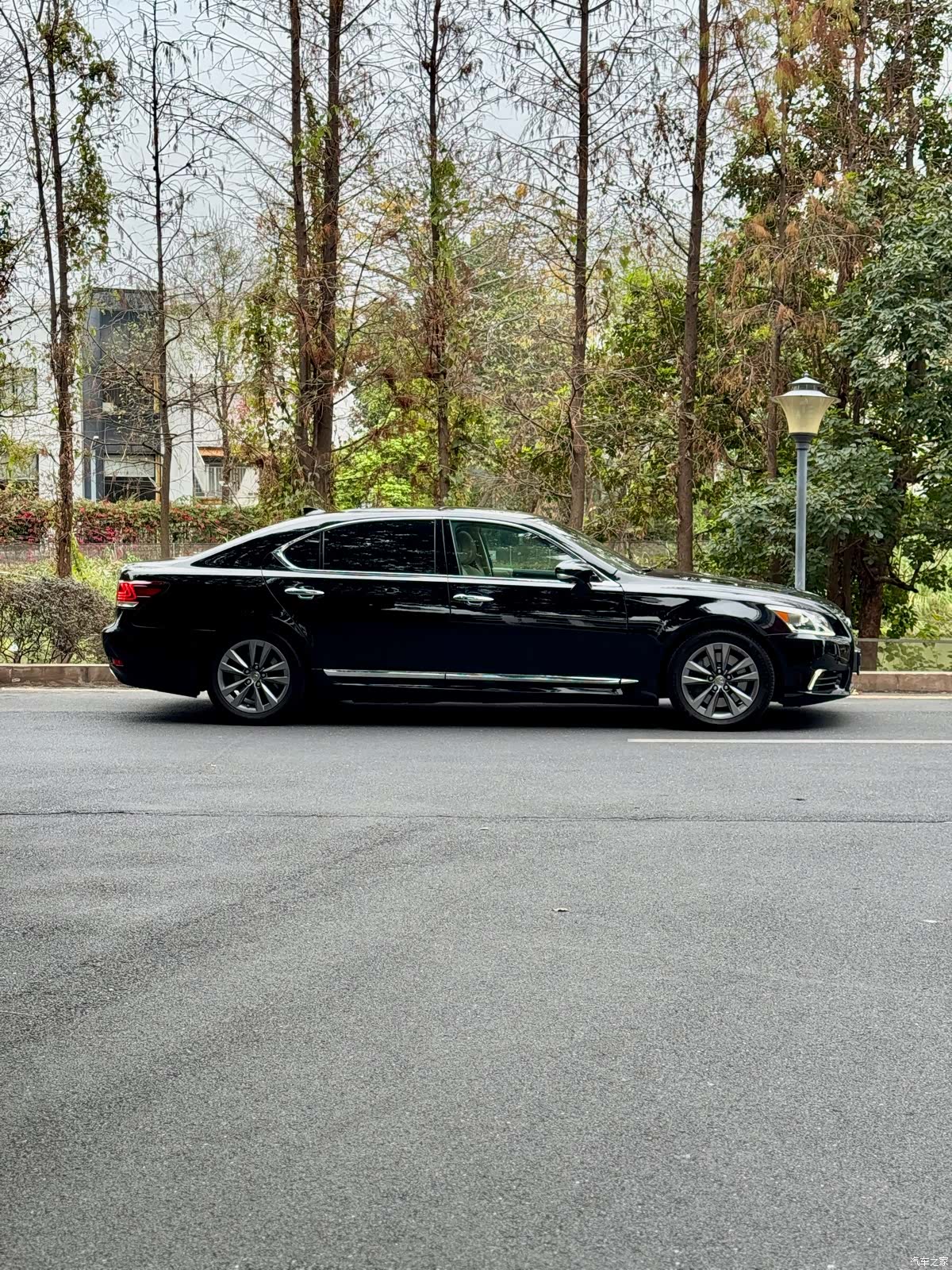 Lexus LS, 2015 4
