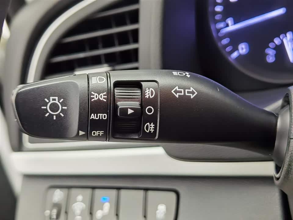 Hyundai Lead